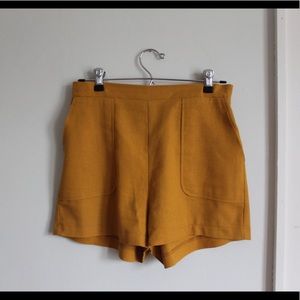 Women’s Yellow Linen blend Shorts Size Small